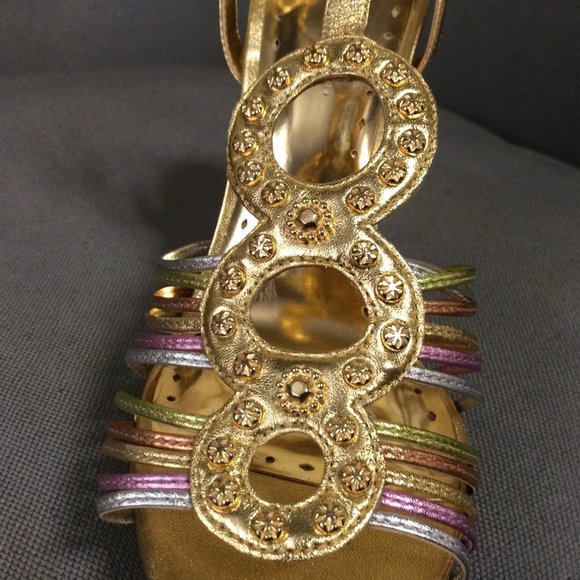 BCBGirls Women's Debby Platform T-Strap sandal, size 6.5 - Picture 7 of 15